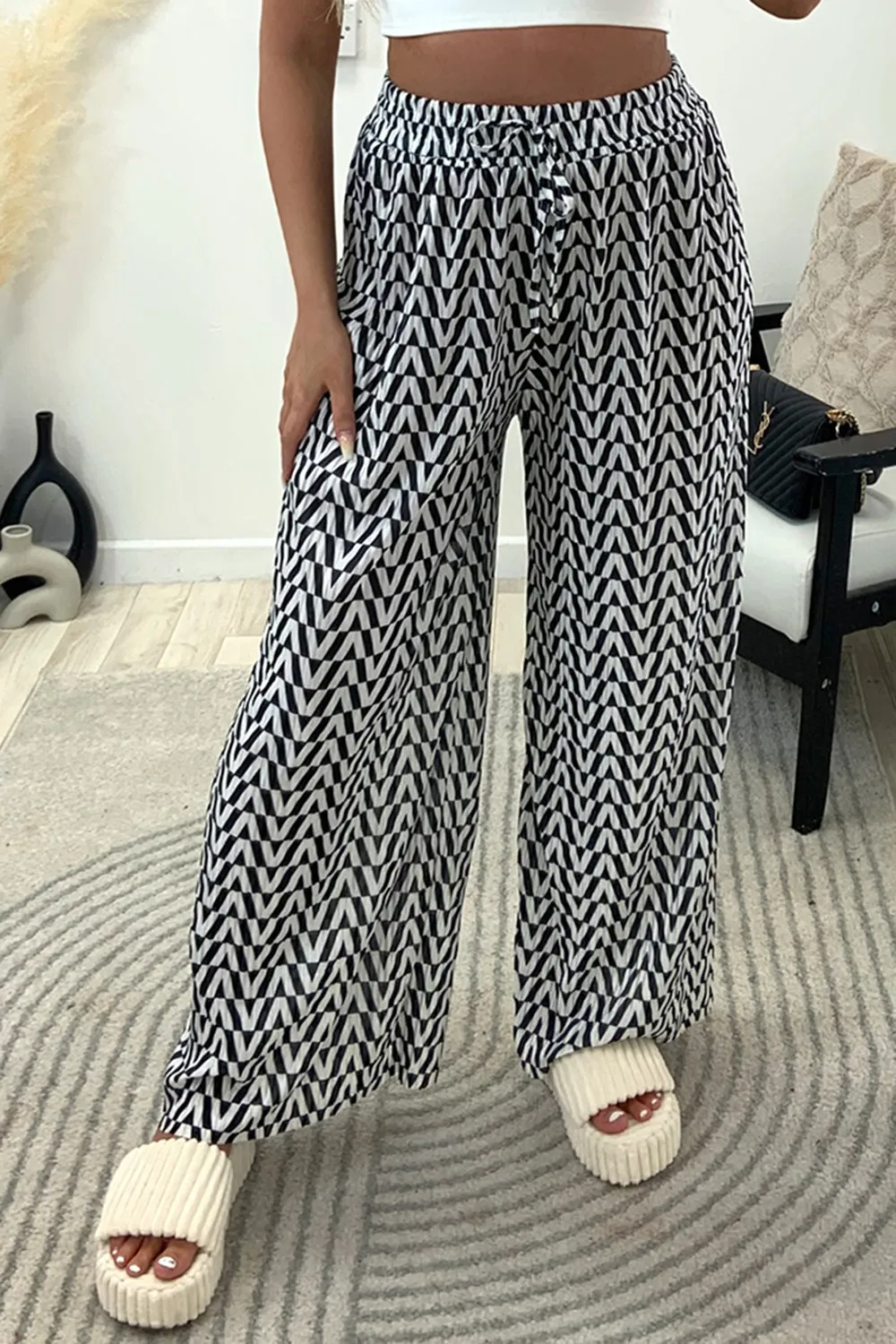 Avaa White and Black Plisse Patterned Wide Leg Trousers